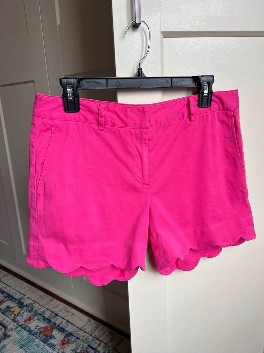 J.McLaughlin Petal Hot Pink Scalloped Hem Shorts Size 8